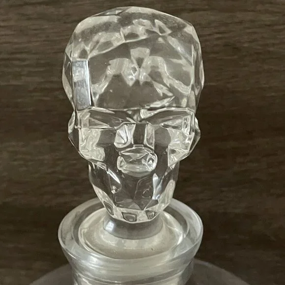 NWOB Nude Shade Whisky Decanter Skull Shaped Stopper Lead Free Crystal 42oz - Picture 5 of 13
